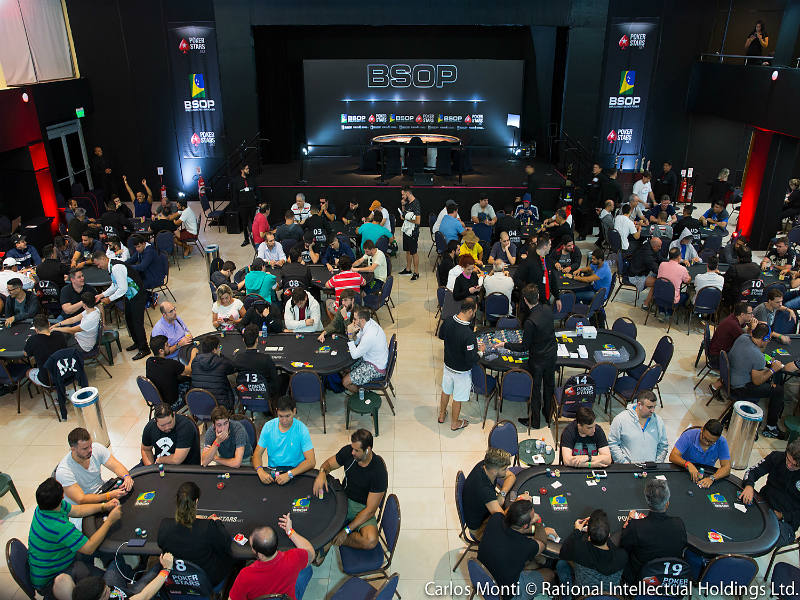 700 assistents al Poker Series de Brasil l'Hotel SERHS Natal